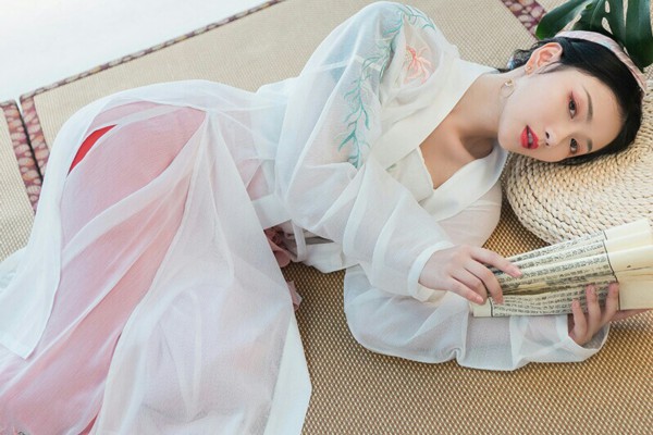 杭州模特按摩报警事件:惊人真相揭露养生陷阱 杭州模特按摩报警事件:惊人真相揭露养生陷阱